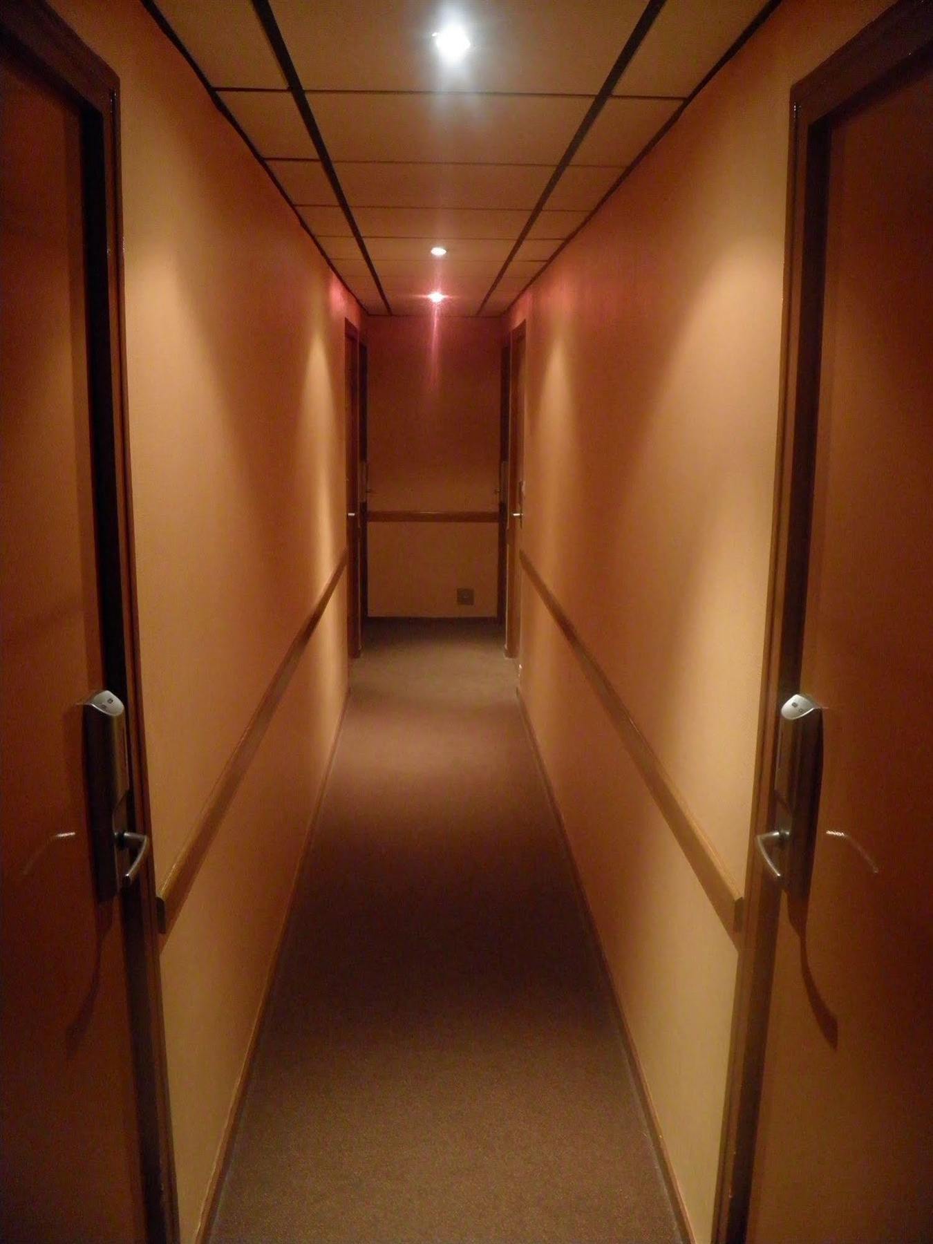 Le Cheval Noir Hotel Paris Pantin Esterno foto